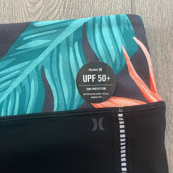 Hurley Volley Shorts NWT - Picture 2 of 6